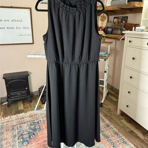 Elegant Black Sleeveless Dress